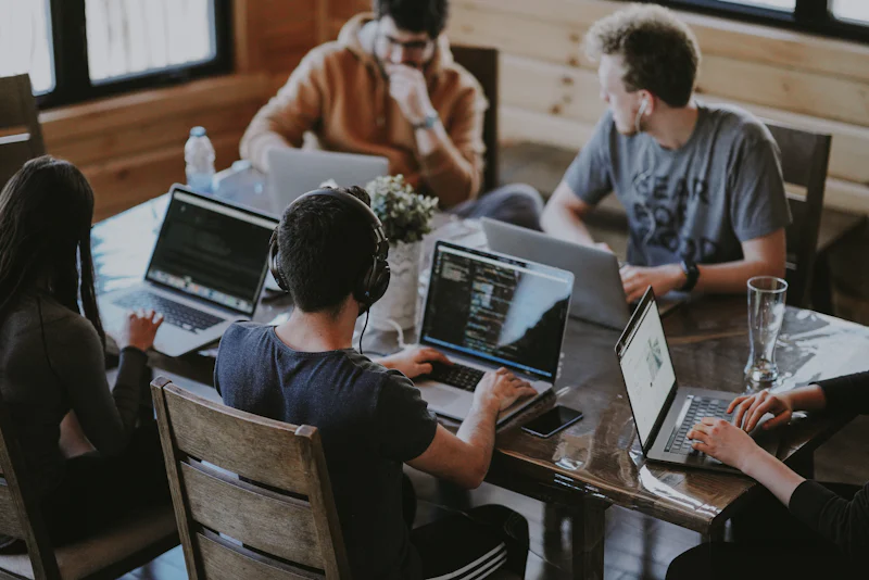 Memulai Karir sebagai Full Stack Developer di Usia Muda